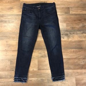 Ann Taylor Skinny Crop!  Size 4 Cute ankle detail